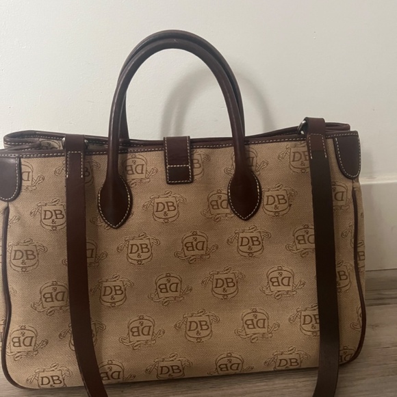 Dooney and Bourke Large Purse Logo Shoulder Bag - Picture 3 of 7